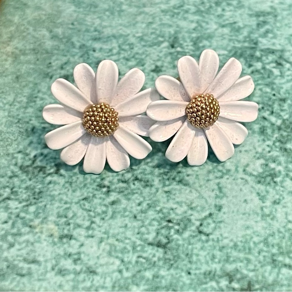 Kate Spade Daisy Earrings